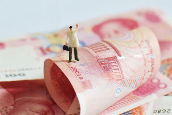業(yè)績(jī)基準(zhǔn)或?qū)⒌?% 低利率時(shí)代理財(cái)產(chǎn)品如何布局？