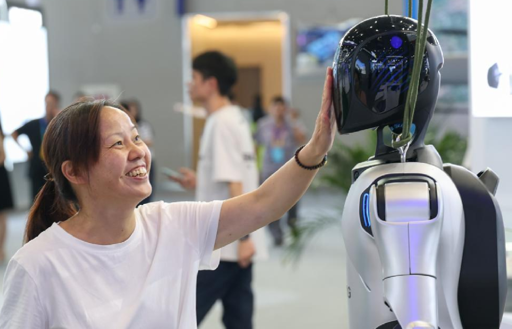 更懂“人心”的智能機器人走進中國尋常百姓家