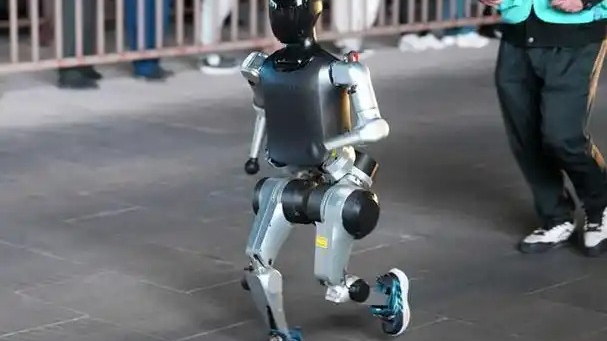 跑完“半馬”，人形機