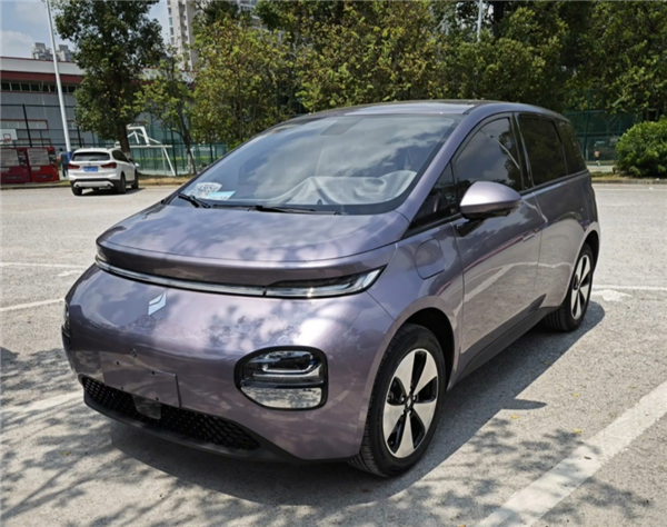 10萬級純電大PK 五菱寶駿云朵、比亞迪海豚同框：差別顯著(圖2)