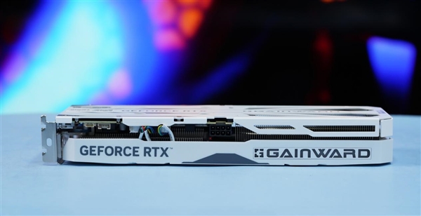 純白外殼淡雅清新！耕升RTX 4060 Ti踏雪顯卡圖賞(圖10)