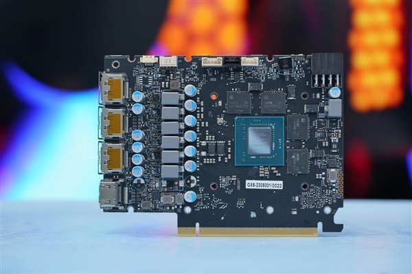 純白外殼淡雅清新！耕升RTX 4060 Ti踏雪顯卡圖賞(圖16)